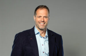 Martin Bayfield