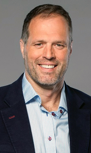 Martin Bayfield
